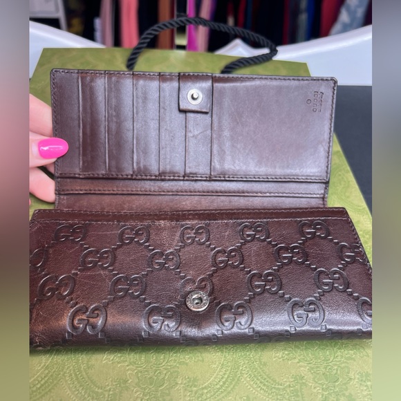 Authentic GUCCI wallet - Picture 3 of 11